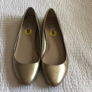 Dolce Vita Womens shoes flats size 9 gold